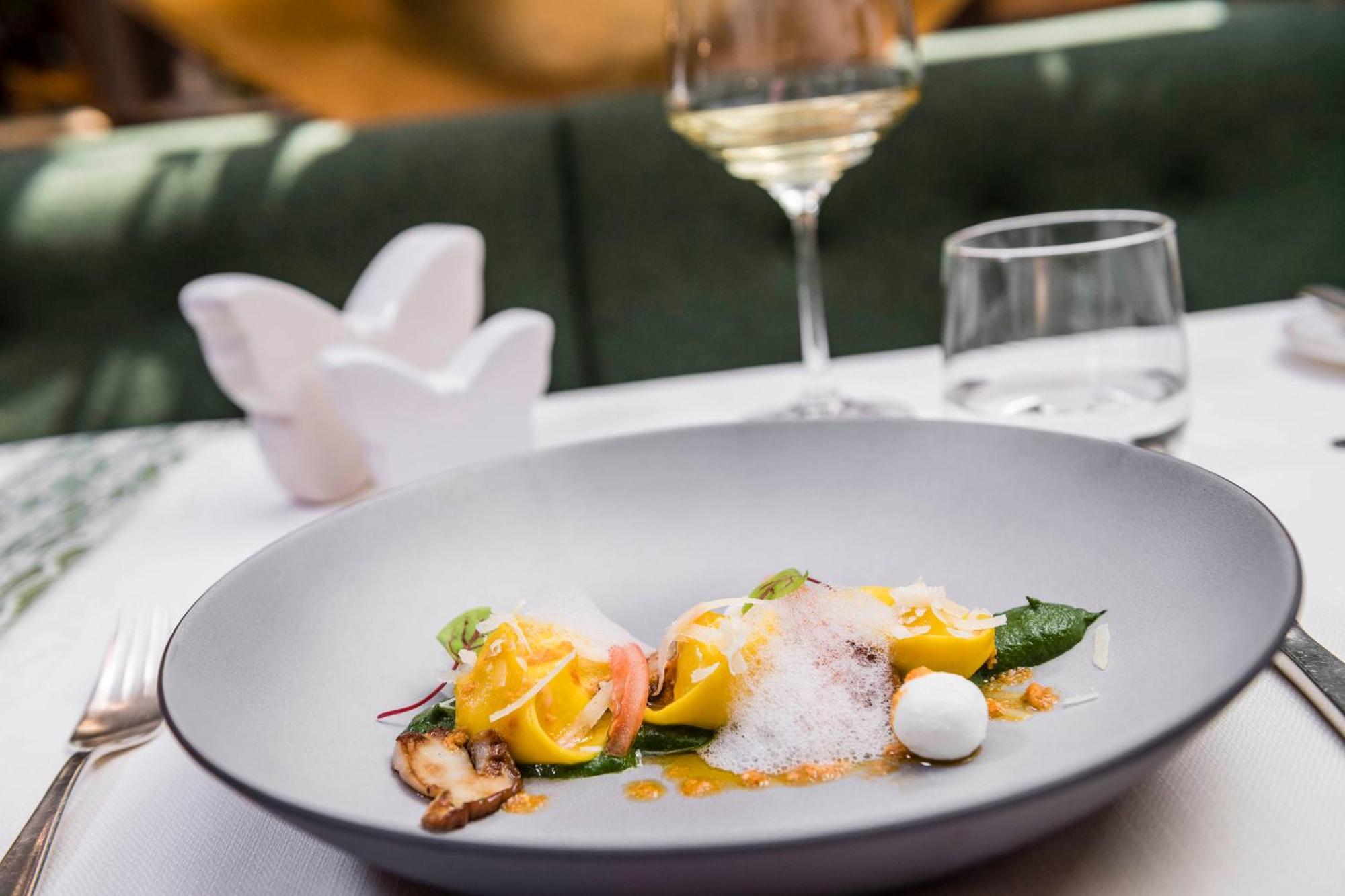 Mirabell Dolomites Hotel - Luxury Ayurveda & Spa Olang Εξωτερικό φωτογραφία